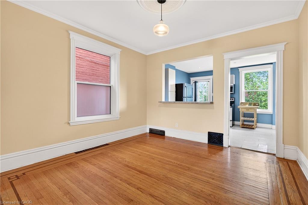 520 John Street N Property Photo 14