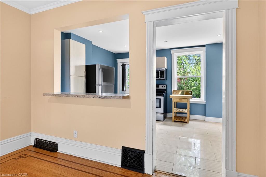520 John Street N Property Photo 15