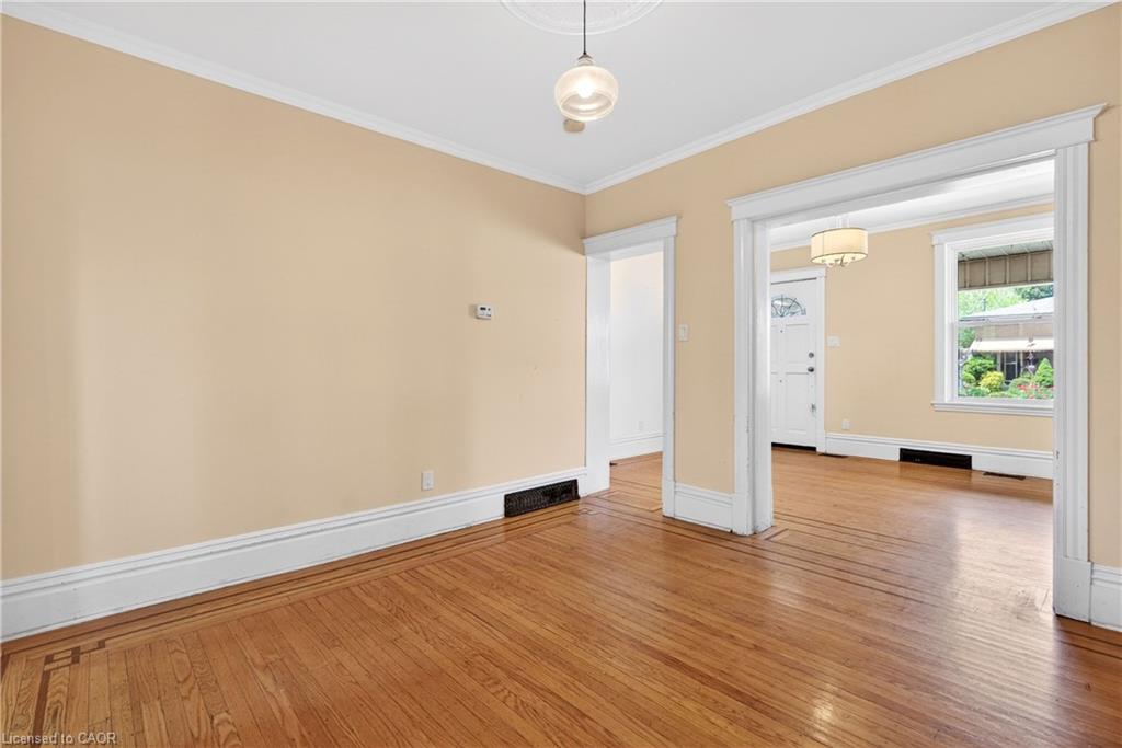 520 John Street N Property Photo 17