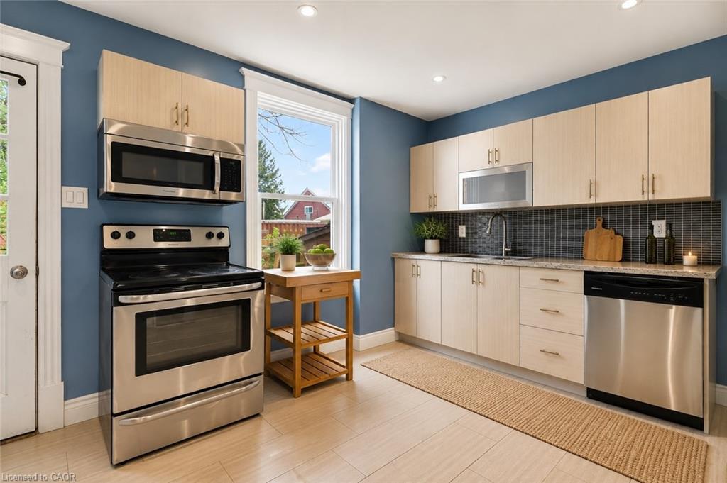 520 John Street N Property Photo 19