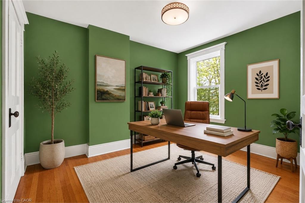 520 John Street N Property Photo 33