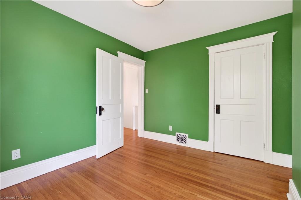 520 John Street N Property Photo 35