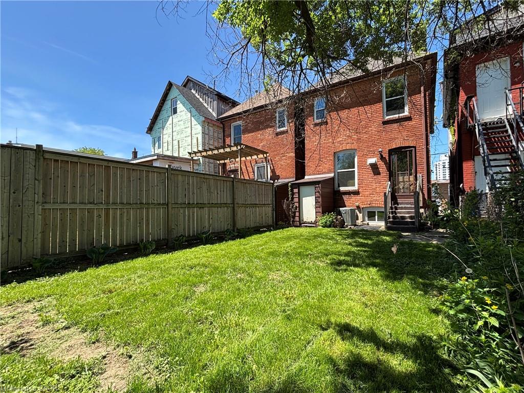 520 John Street N Property Photo 39