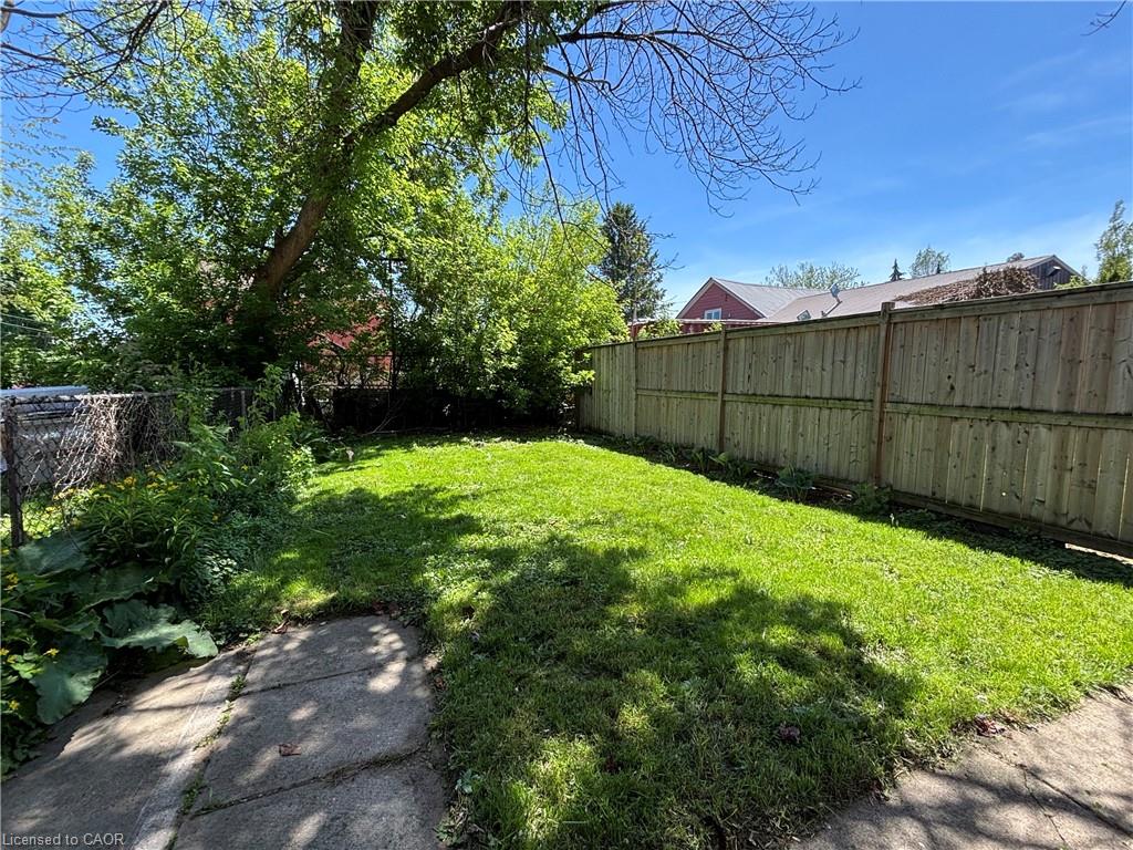 520 John Street N Property Photo 40