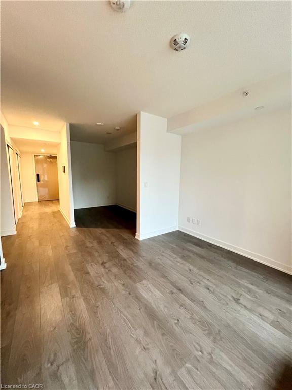 212-370 Martha Street Property Photo 5