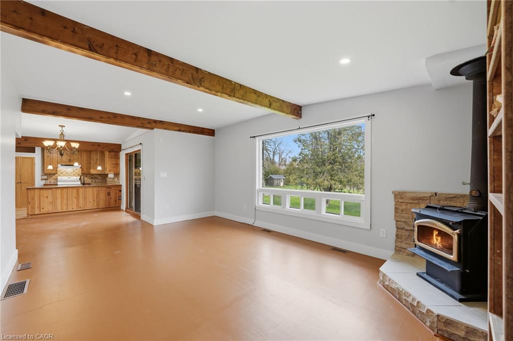 28 River Drive Property Photo 7
