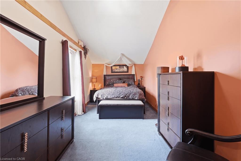 18 Province Street N Property Photo 7
