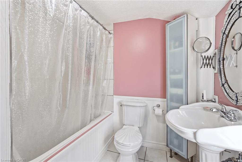 18 Province Street N Property Photo 11
