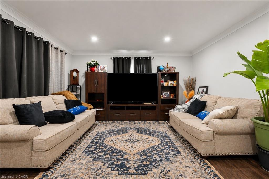 557 Lake Street Property Photo 4