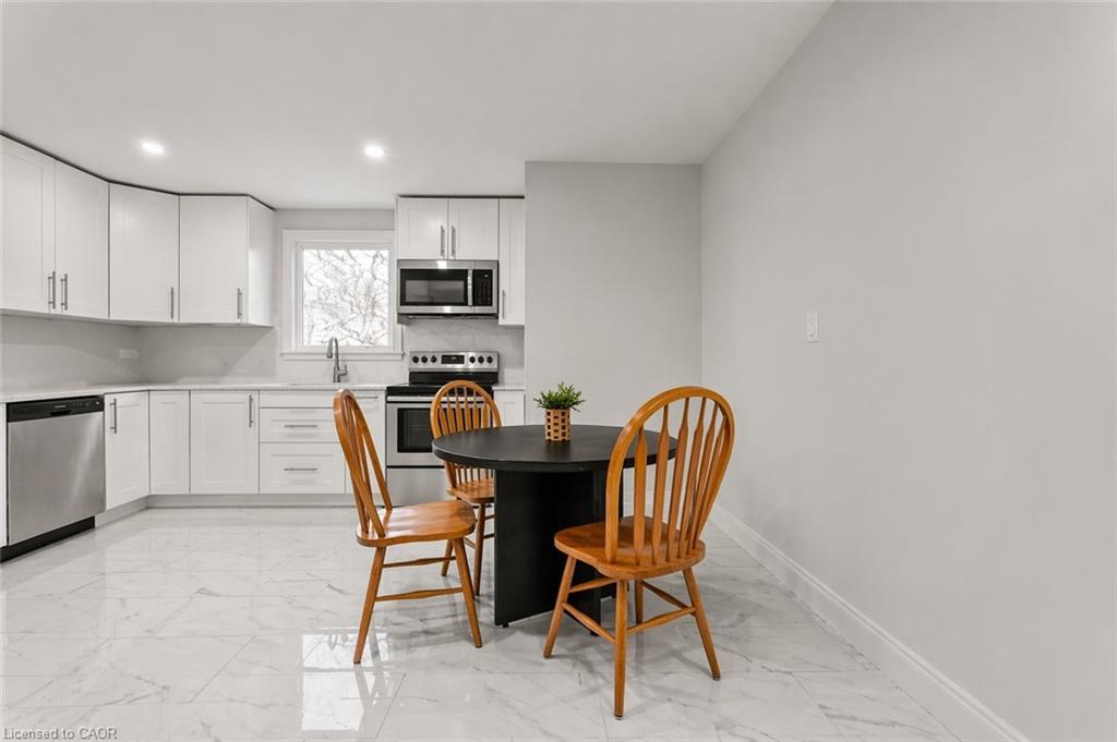 557 Lake Street Property Photo 7