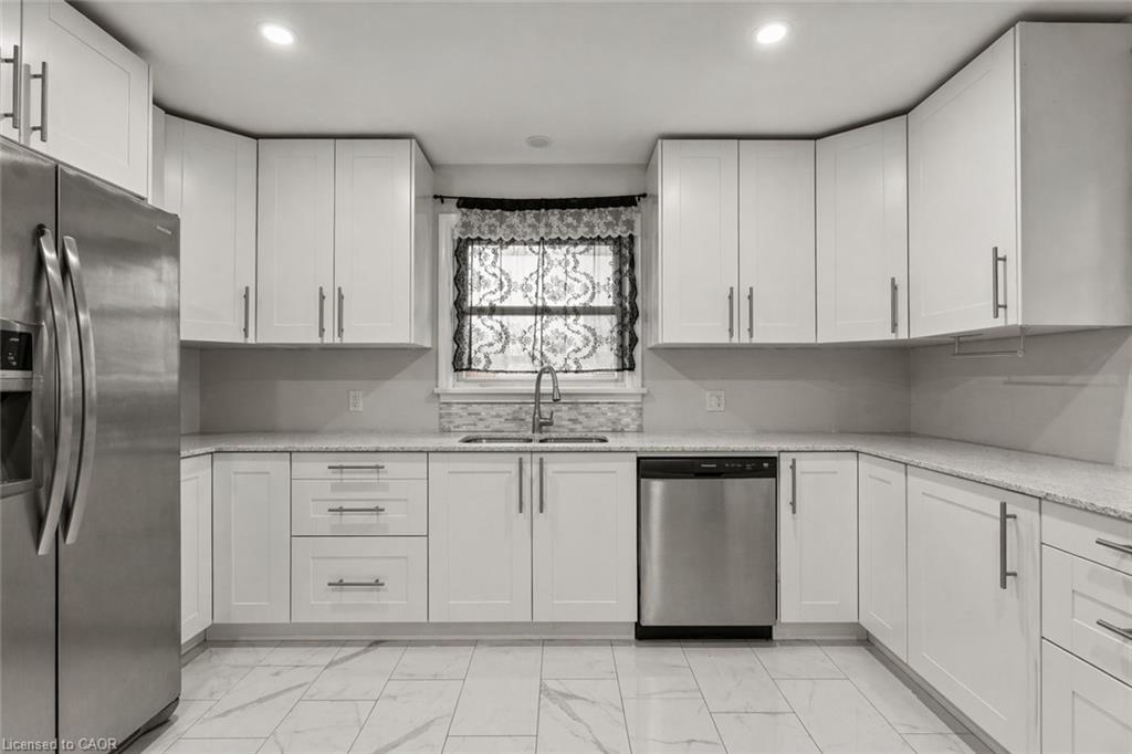 557 Lake Street Property Photo 9