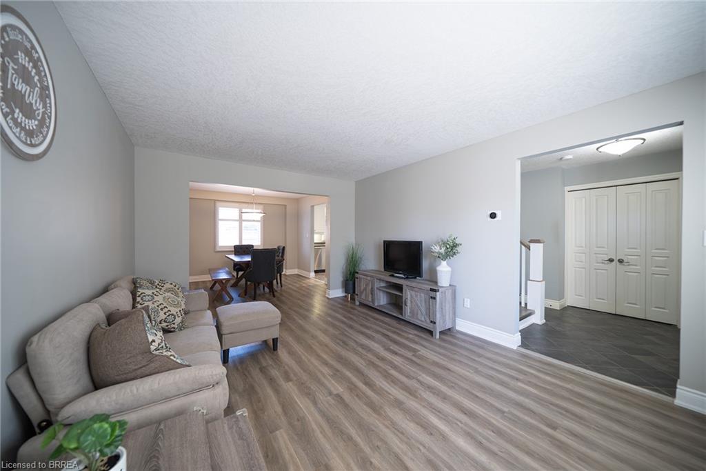 20 Hogarth Road Property Photo 7