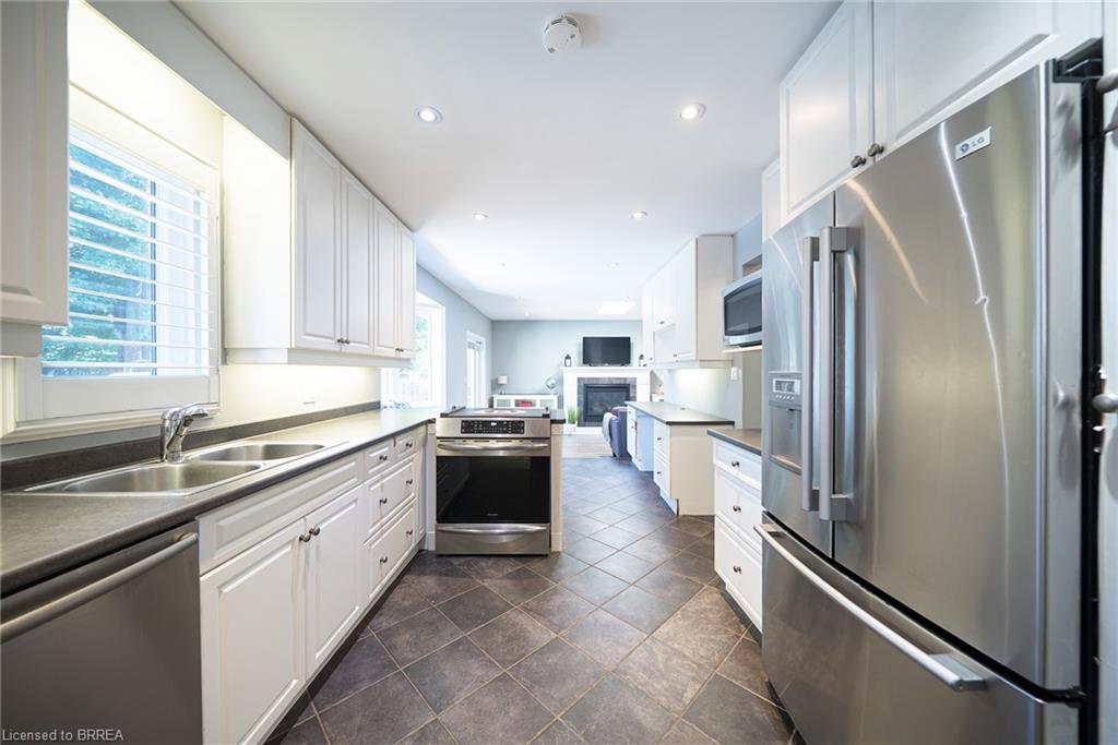 20 Hogarth Road Property Photo 11