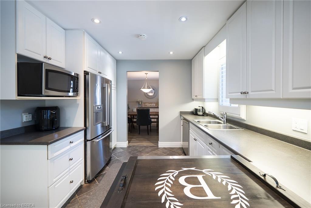 20 Hogarth Road Property Photo 12