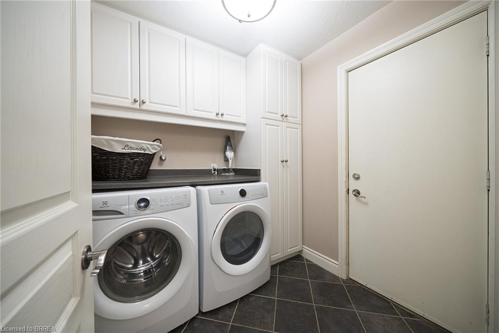 20 Hogarth Road Property Photo 17