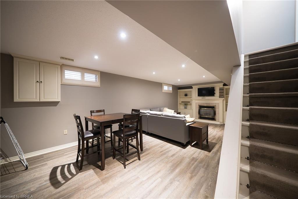 20 Hogarth Road Property Photo 33