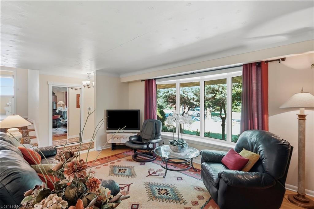 31 Valerie Drive Property Photo 8