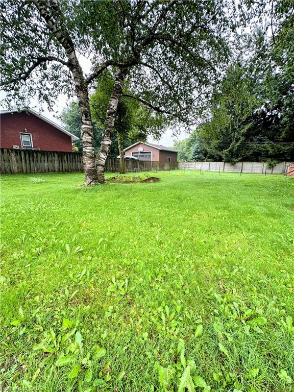 554 Main Street E Property Photo 5