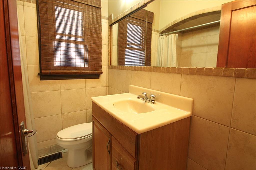 35 Barons Avenue S Property Photo 12