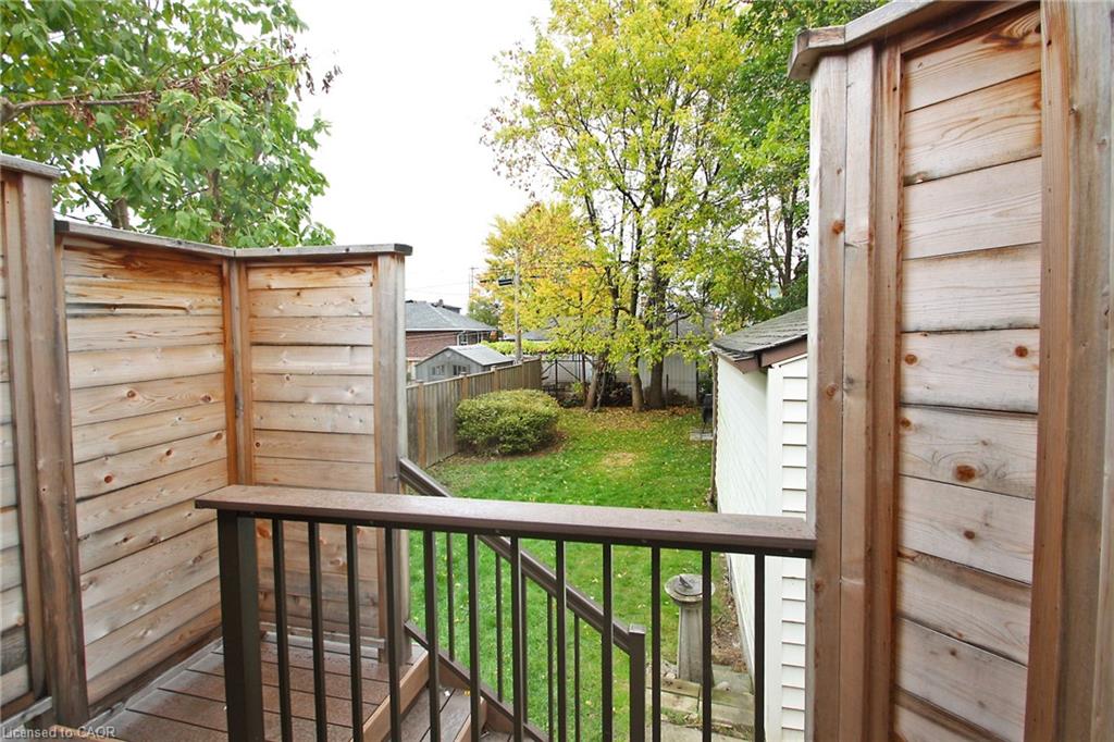35 Barons Avenue S Property Photo 20
