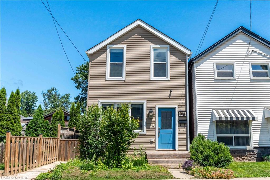 195 Wood Street E Property Photo 1