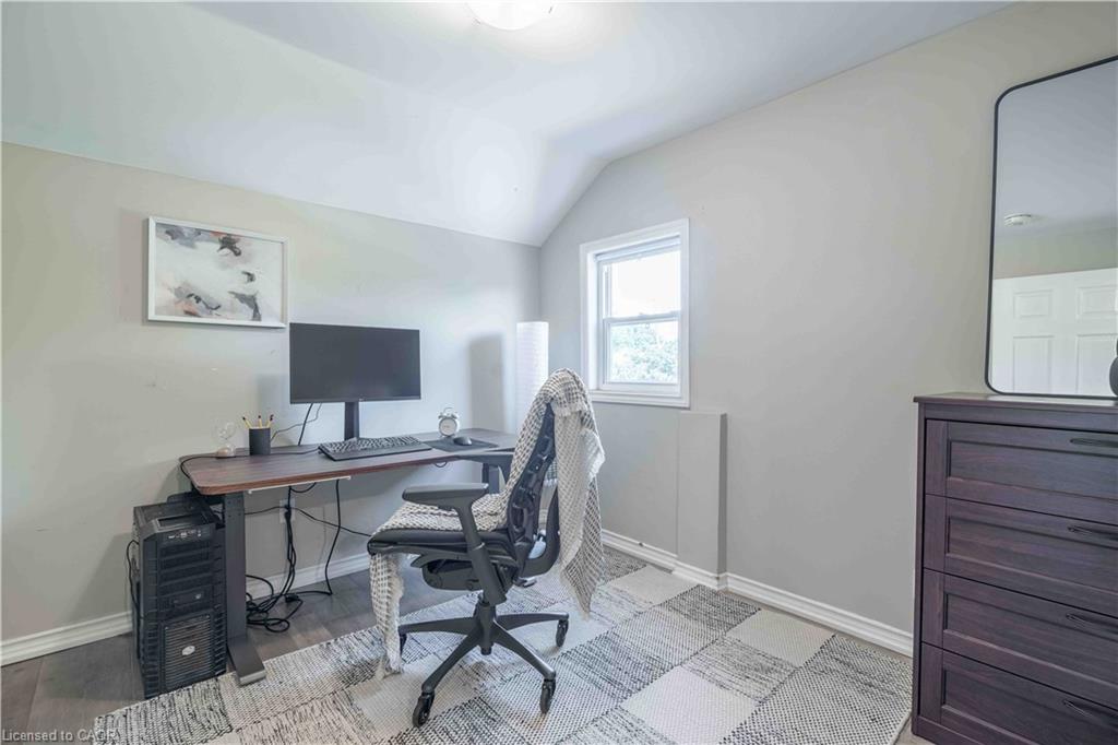 195 Wood Street E Property Photo 15