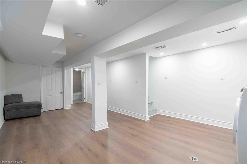 195 Wood Street E Property Photo 19