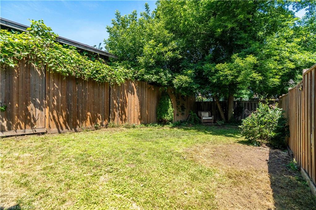 195 Wood Street E Property Photo 27