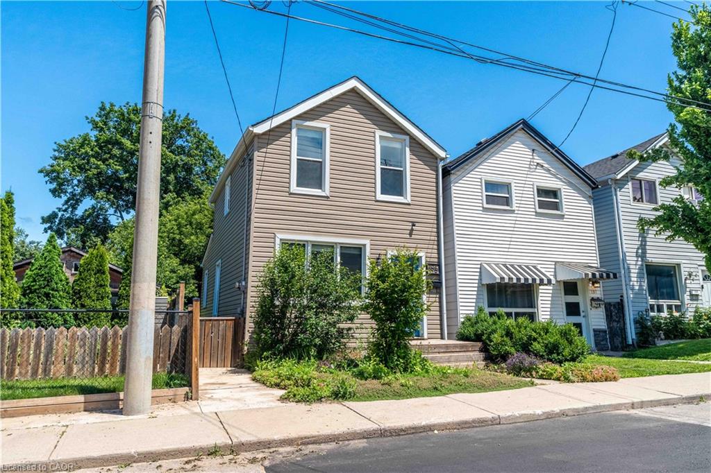 195 Wood Street E Property Photo 29