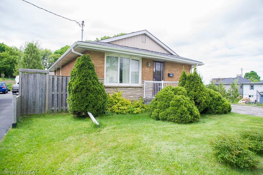 120 Henry Street Property Photo 2
