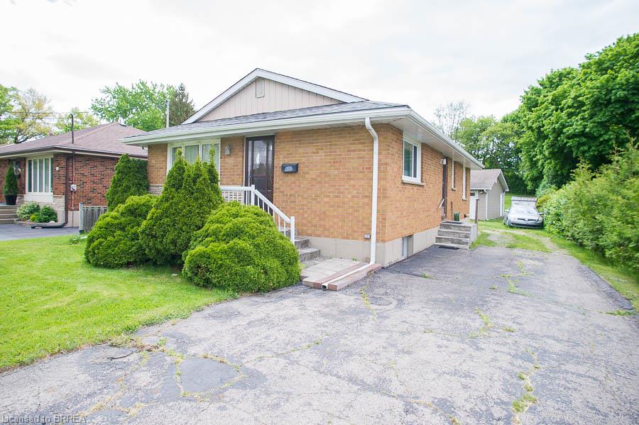 120 Henry Street Property Photo 3