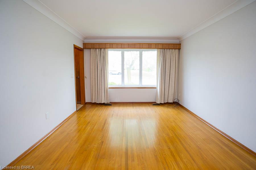 120 Henry Street Property Photo 4