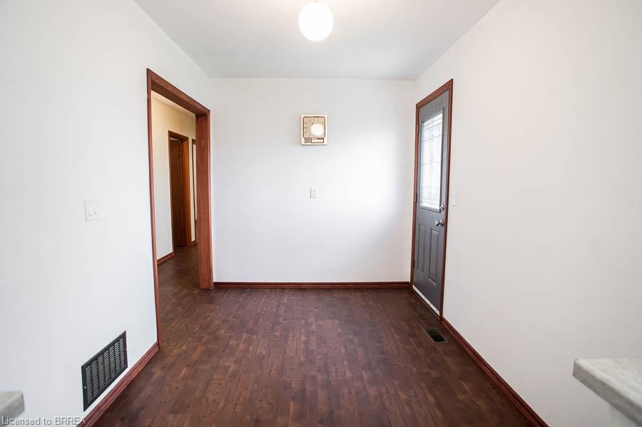 120 Henry Street Property Photo 8