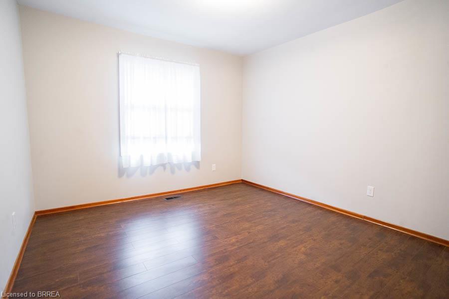 120 Henry Street Property Photo 9