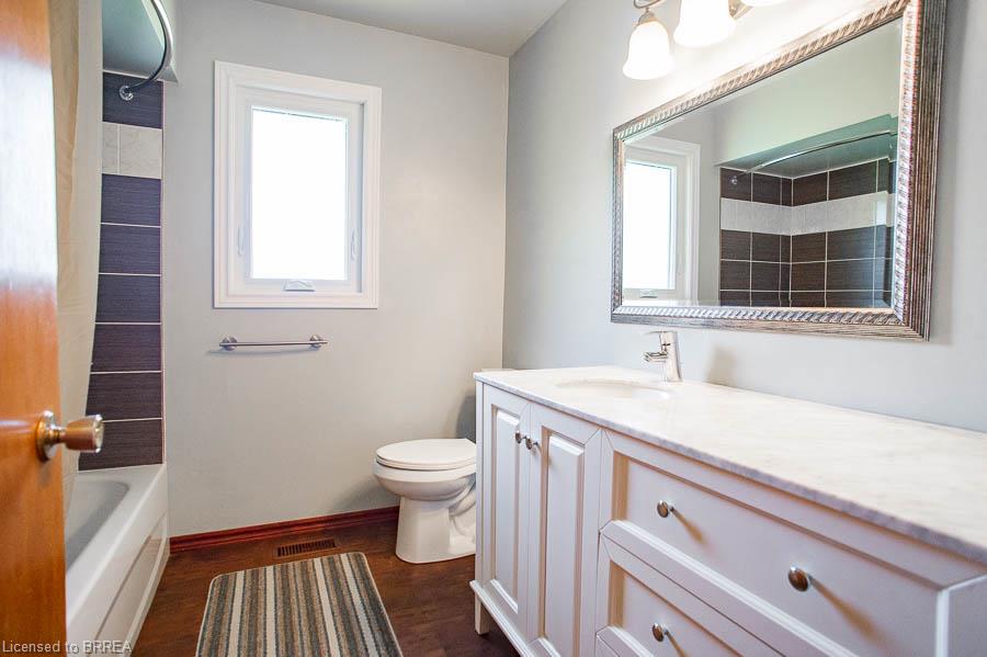 120 Henry Street Property Photo 15
