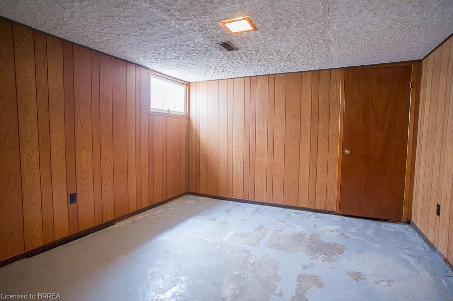 120 Henry Street Property Photo 17