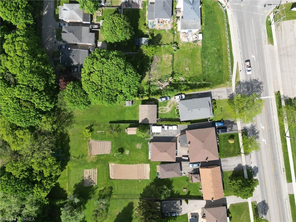 120 Henry Street Property Photo 25