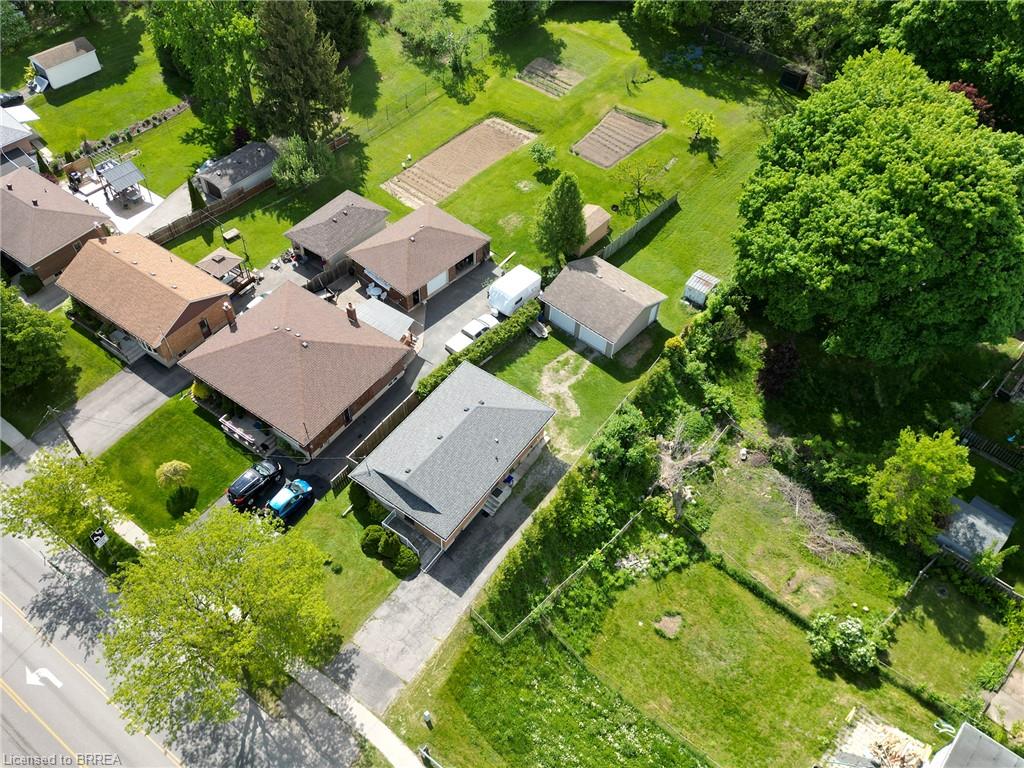 120 Henry Street Property Photo 26
