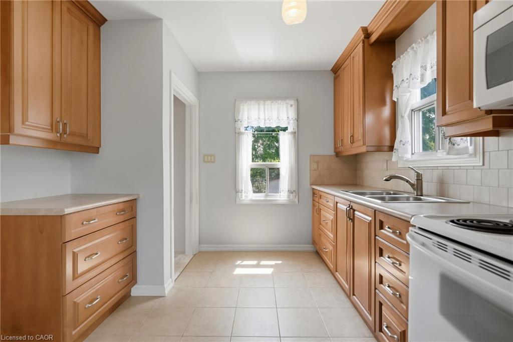188 Troy Street Property Photo 8