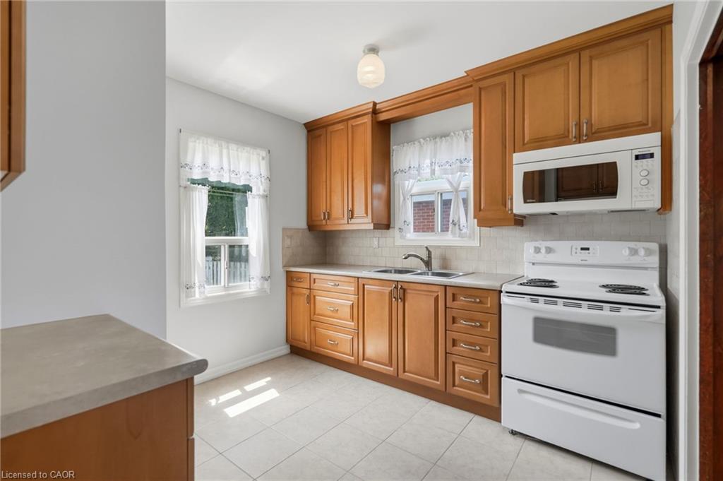 188 Troy Street Property Photo 10