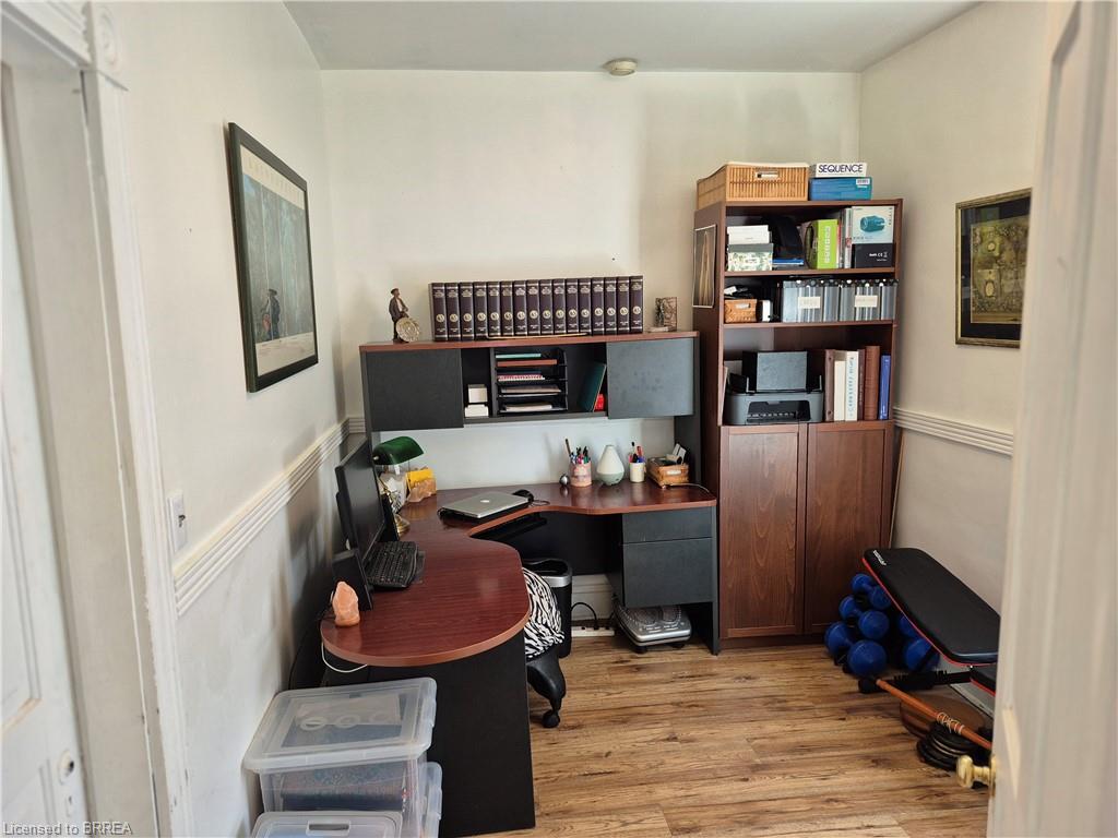 97 Colborne Street S Property Photo 18