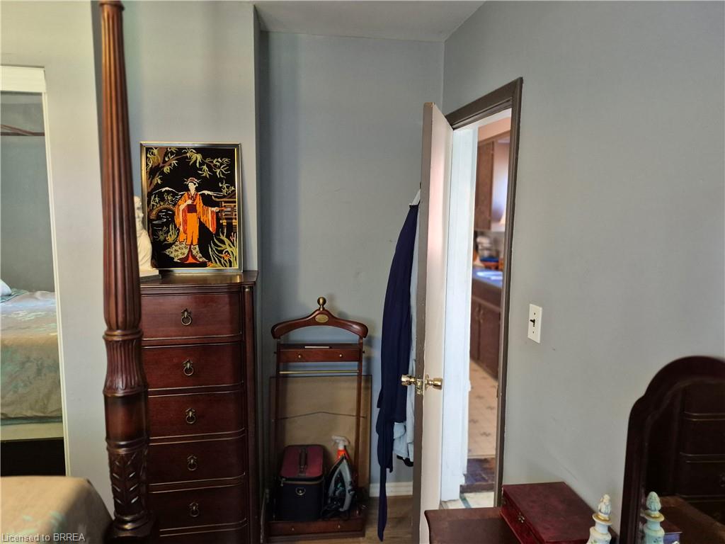 97 Colborne Street S Property Photo 30