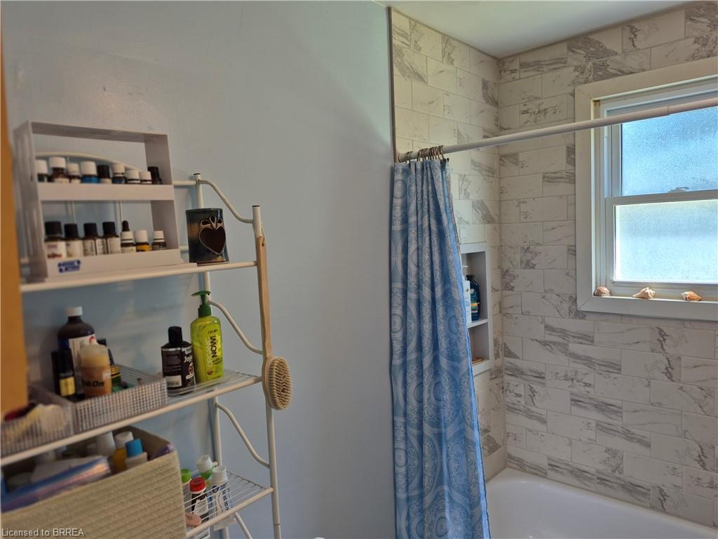 97 Colborne Street S Property Photo 32