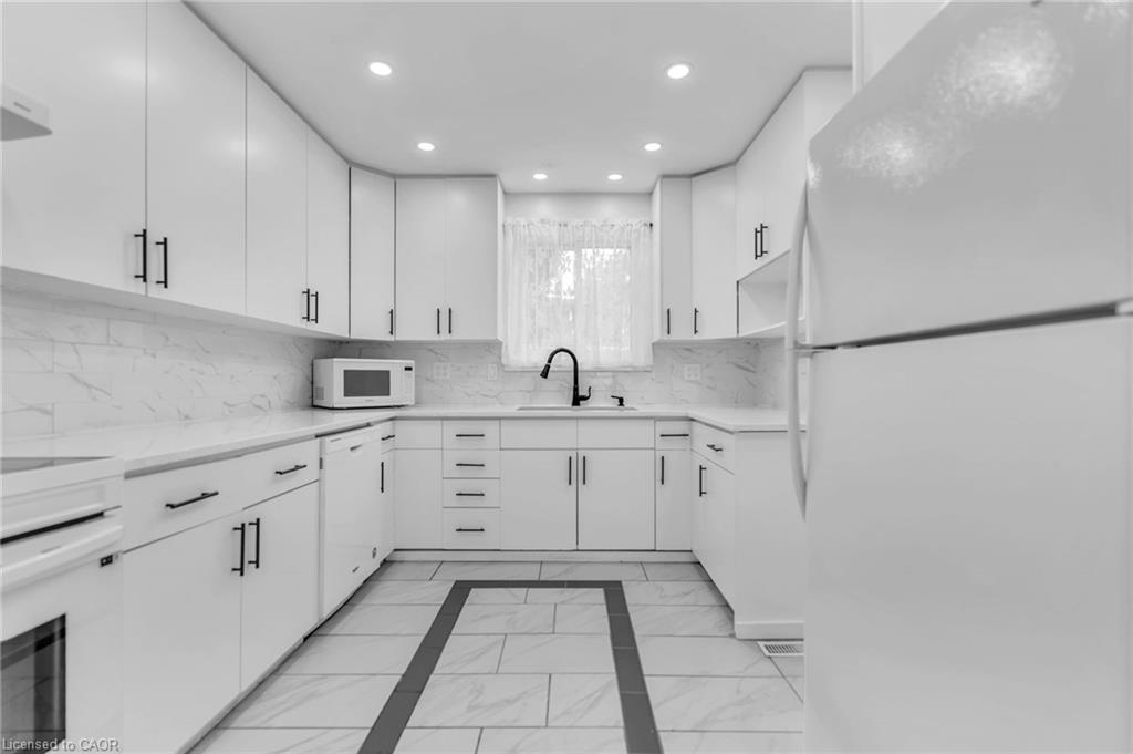 31-474 Southdale Road E Property Photo 10