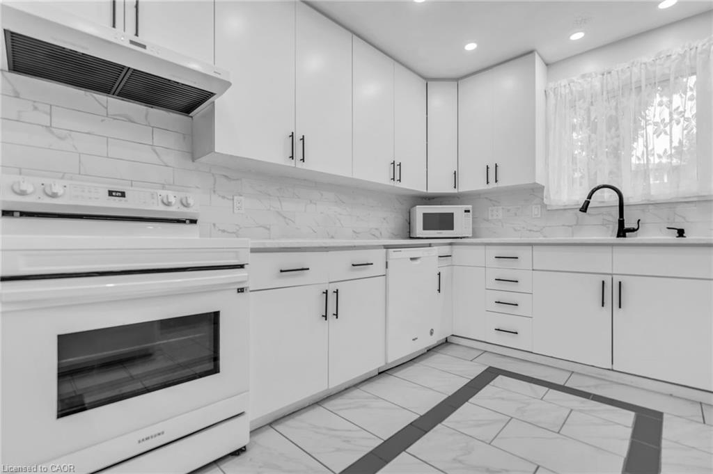 31-474 Southdale Road E Property Photo 11