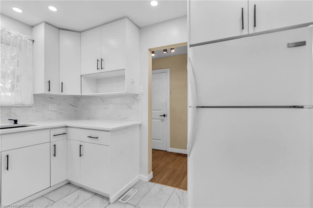 31-474 Southdale Road E Property Photo 14