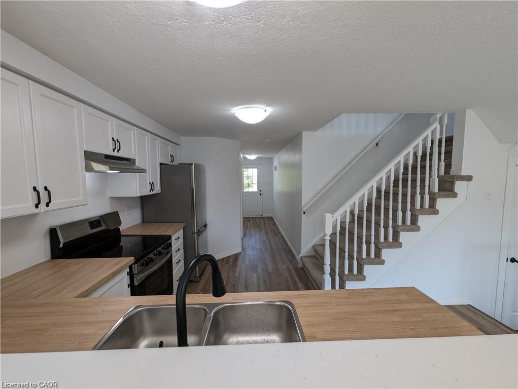 699 Laurelwood Drive Property Photo 4