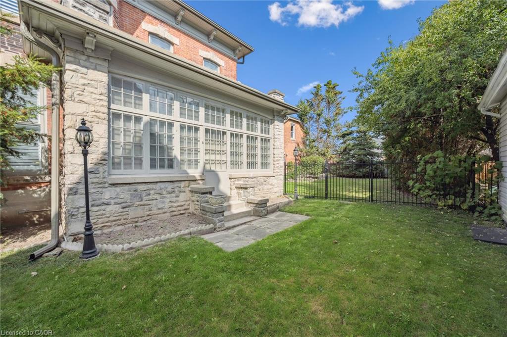 143 Norfolk Street Property Photo 37