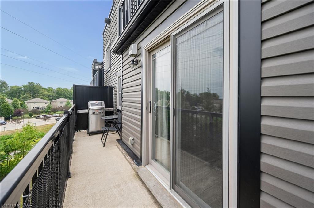 19d-1989 Ottawa Street S Property Photo 7