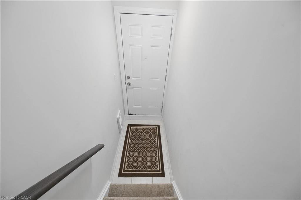 19d-1989 Ottawa Street S Property Photo 14
